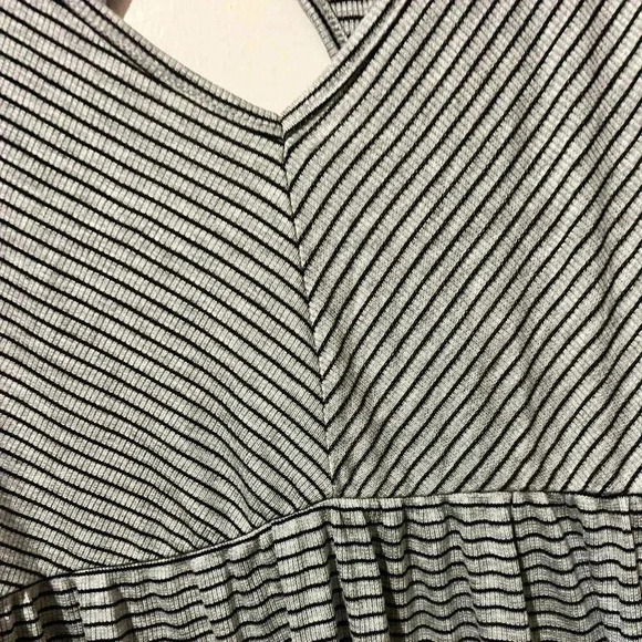 NWOT Buckle Peplum Babydoll - Gray & Black Chevron Stripes - One Urban Day - Picture 8 of 12